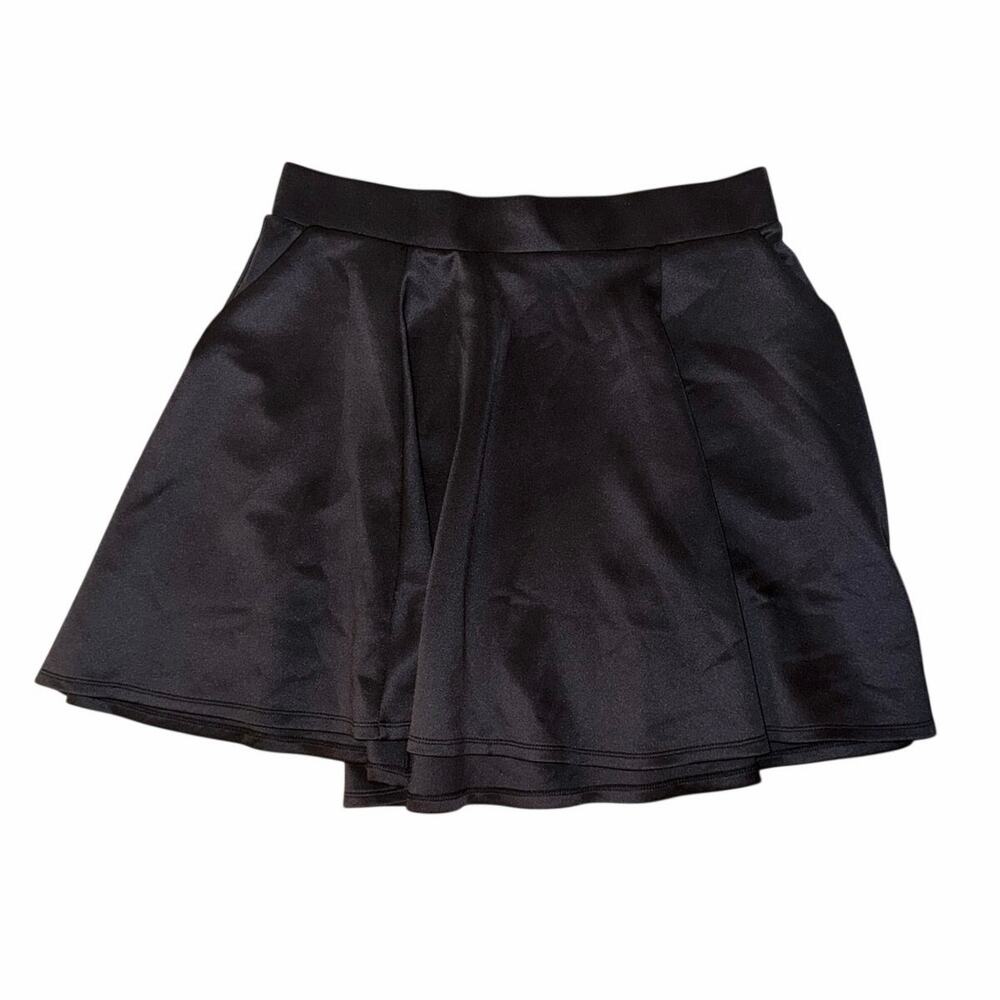 Torrid black circle skirt plus size 1X flirty  knee length short emo goth skater